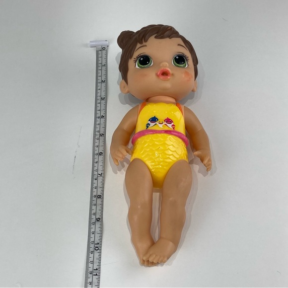 Hasbro Baby Alive Baby Shark Doll Brown Hair Green Eyes  (Doll only) - Picture 14 of 17